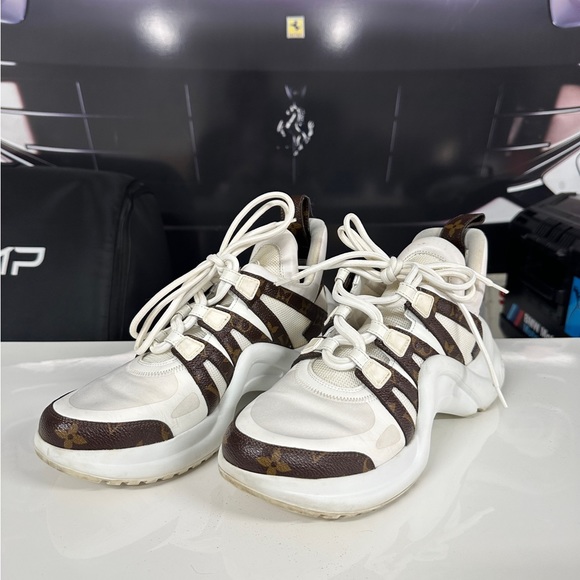 Louis Vuitton Sneakers - Picture 2 of 5